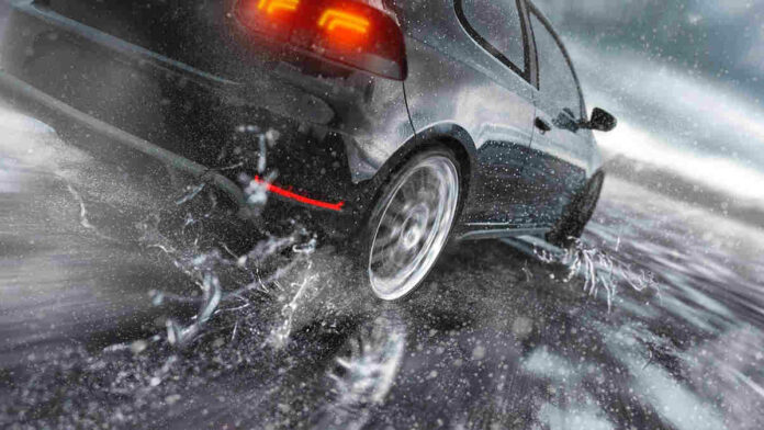 Penyebab Aquaplaning Mobil, Ciri-Ciri Hingga Cara Mengatasinya