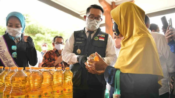 Saat di Pangandaran, Emil Sebut Jabar Dapat 30 Juta Liter Minyak Goreng