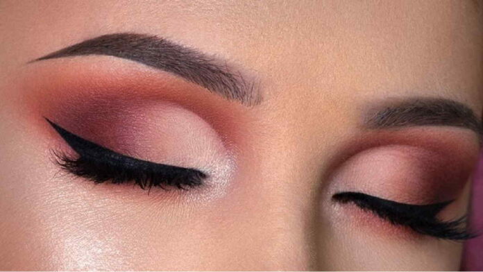 Cara Blend Eyeshadow yang Mudah Dilakukan Bagi Pemula