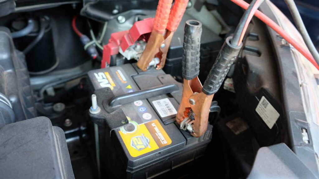 Cara Menghidupkan Mobil Matic Aki Tekor dengan Jumper
