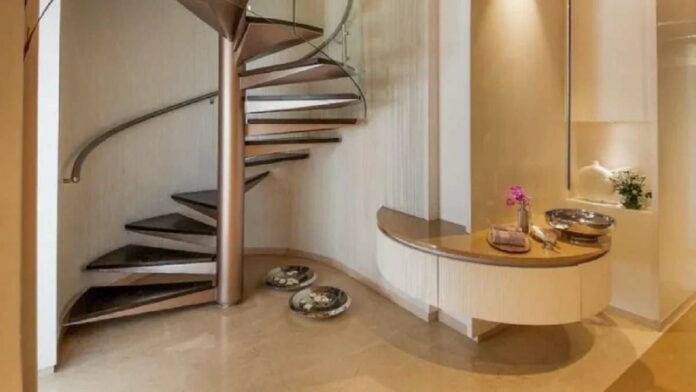 Desain Tangga Putar Besi Bikin Rumah Tampil Lebih Aesthetic