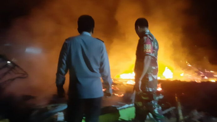 Kasihan, Rumah Seorang Kakek di Sukaratu Tasikmalaya Ludes Terbakar