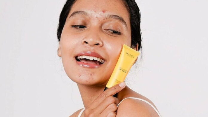 Manfaat Sunscreen untuk Wajah Berjerawat, Anda Perlu Tahu