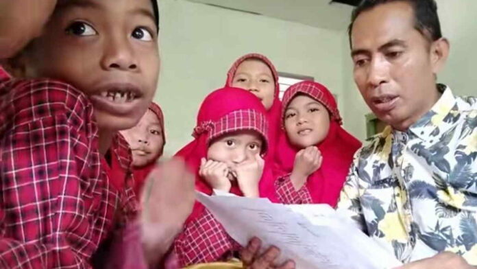Mengenal Sosok Pak Ribut, Guru SD Lumajang yang Bahas Kaum Sodom