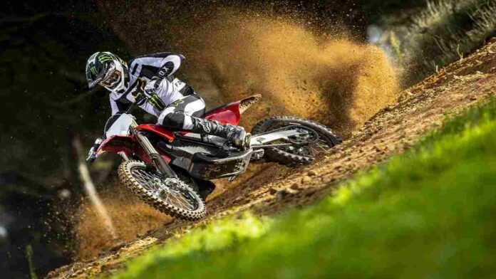 Rombongan Bikers Supermoto Viral! Terobos Tol Kelapa Gading Gebang!