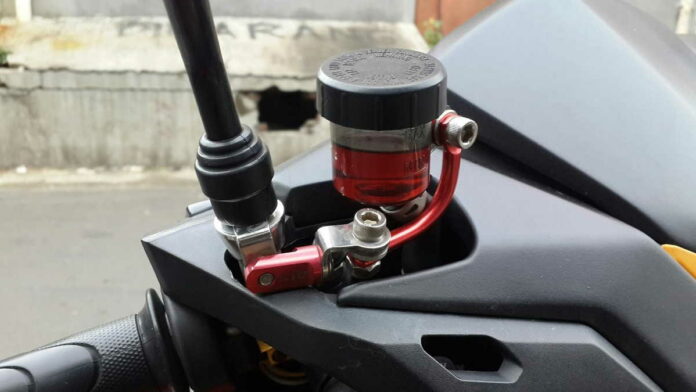 Tabung Minyak Rem Motor, Jangan Asal Pasang, Begini Cara Tepatnya