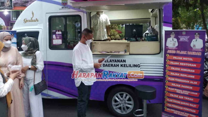 BPKD Ciamis Manfaatkan Ngabuburit di Alun-alun Sosialisasi Pembayaran Pajak Online