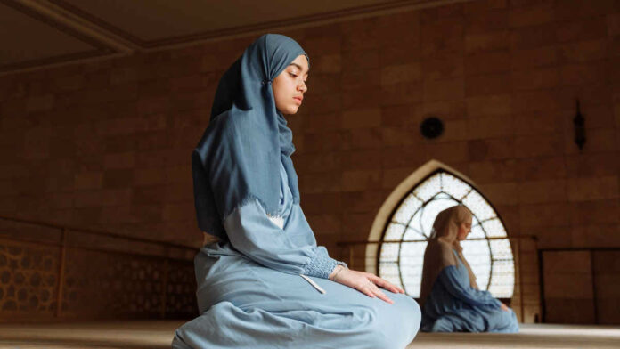 Bacaan di Sela Salat Tarawih Beserta dengan Artinya