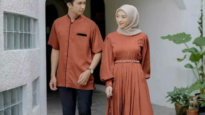 Baju Couple Lebaran Suami Istri Hadirkan Tampilan Stylish dan Kompak