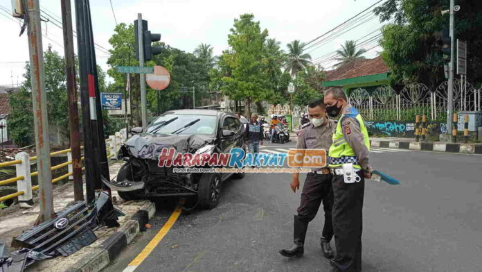 Daihatsu Terios Tabrak Mobilio di Ciamis, Bagian Depan Mobil Hancur