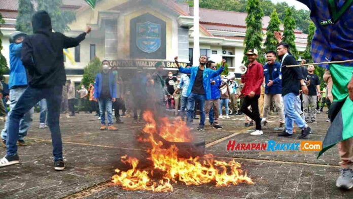 Demo Mahasiswa