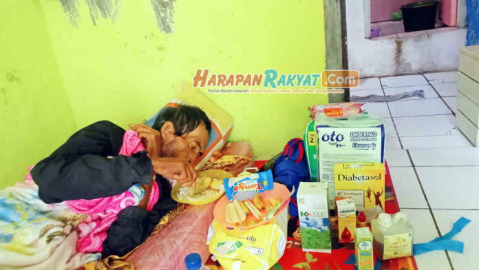Herman yang Tinggal di Gubuk Tengah Sawah di Tasikmalaya Akhirnya Dievakuasi