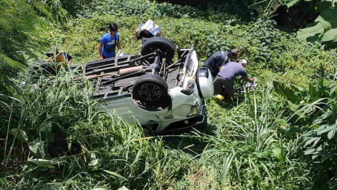 Mobil Nyungseb Jurang di Ciamis