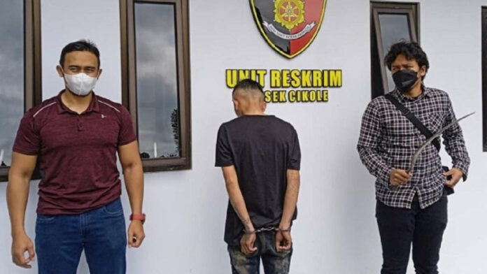 Pengejaran Begal Remaja Bersenjata Tajam Jadi Viral, Tertangkap Warga