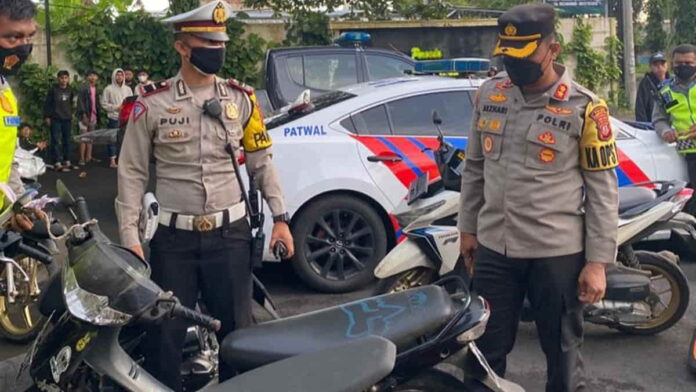 Pengendara Motor Knalpot Bising