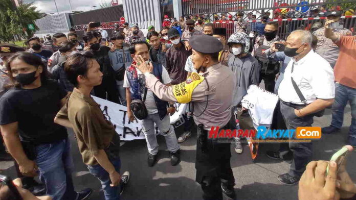 Tolak kenaikan harga Pertamax