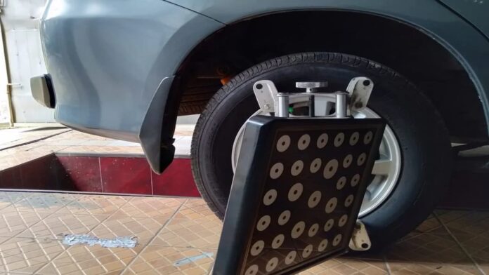 Ciri-Ciri Mobil Harus di Spooring Demi Keselamatan Berkendara