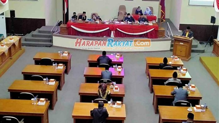 DPRD Soroti Rendahnya Realisasi PAD Saat LKPJ Wali Kota Banjar