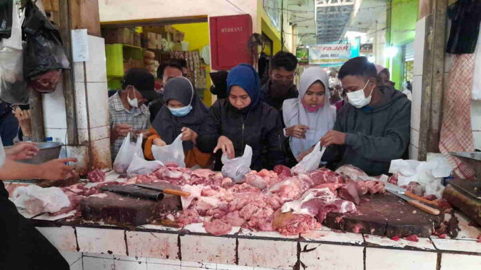 Jelang Lebaran, Harga Daging Sapi di Kota Banjar Tembus 160 Ribu