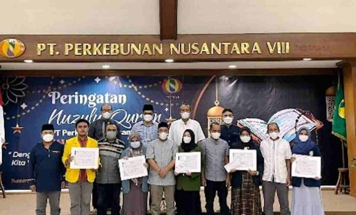 PTPN VIII Berikan Beasiswa kepada Anak Karyawan
