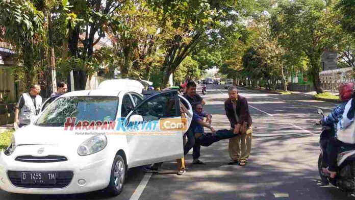 Pemotor Alami Luka Serius Usai Tabrak Mobil di Ciamis