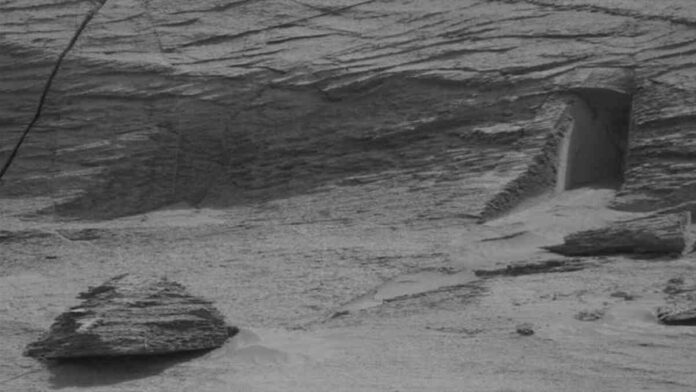 Pintu Alien di Mars Dibagian Robot Penjelajah NASA, Ini Penjelasan Ahli!