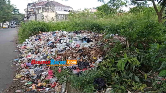 Tsunami sampah di Tasikmalaya