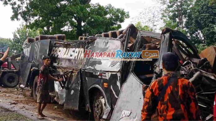 Bus Nyungsep ke Jurang 20 Meter di Tasikmalaya Berhasil Diangkat