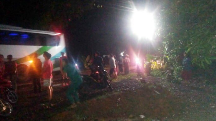 Bus Tabrak Motor di Ciamis