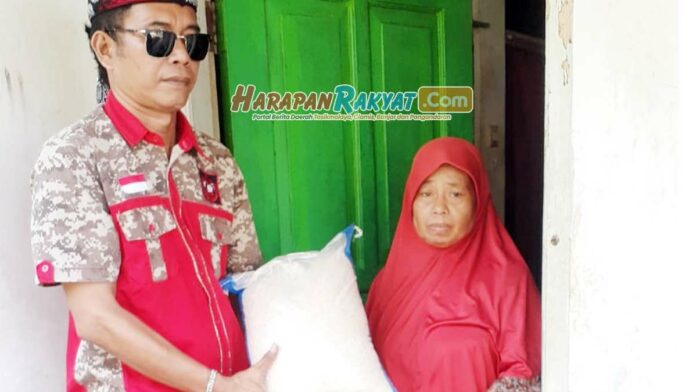 GML Ciamis Berbagi Sembako ke Warga Kurang Mampu