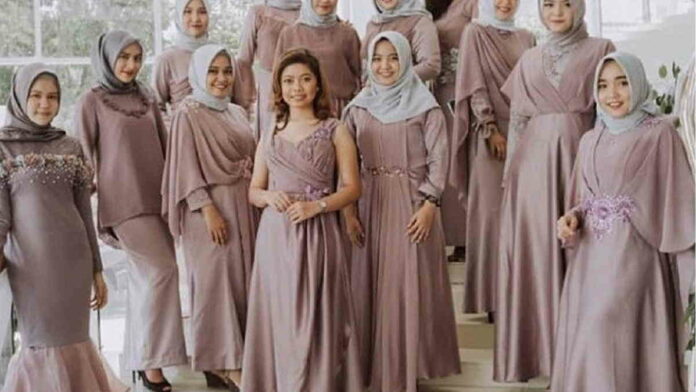 Inspirasi Baju Bridesmaid Satin Tampil Kompak dan Anggun Sesuai Pilihan