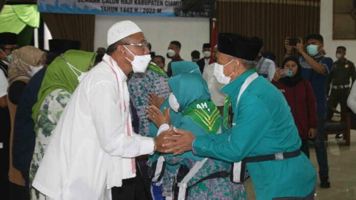 Lepas Pemberangkatan Jamaah Haji, Bupati Ciamis Berikan Pesan Ini