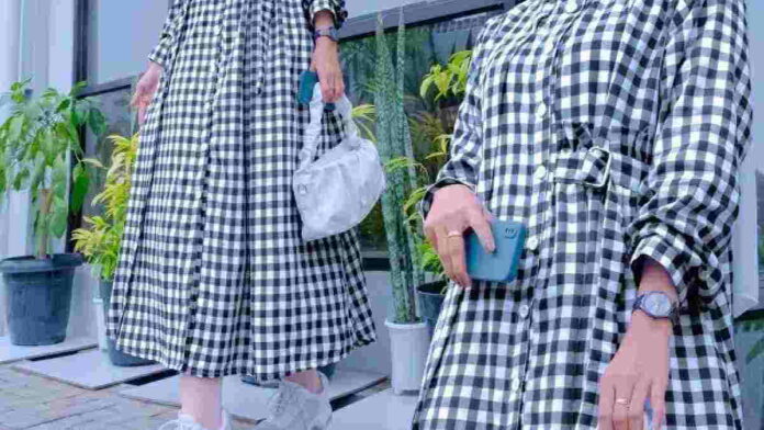 Model Gamis Kotak-Kotak Modern Tampil Cantik dan Fashionable