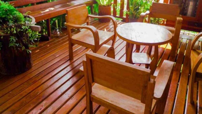 Ruang Tamu Klasik Kayu, Ciptakan Desain Elegan dan Mewah