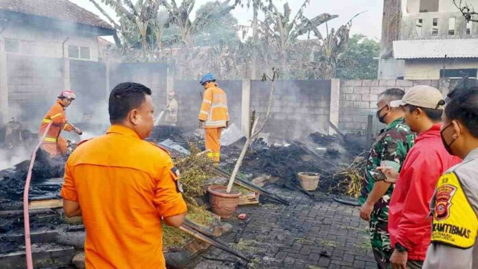 Satu Unit Rumah Hangus Terbakar di Tasikmalaya