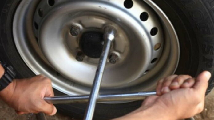 Ukuran Kunci untuk Membuka Ban Mobil Lengkap dengan Jenisnya
