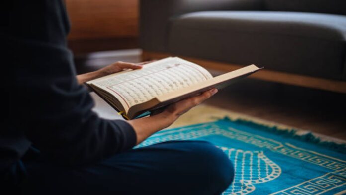 4 Kandungan Surat Al Insyirah dan Keutamaan Membacanya