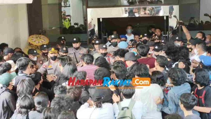 Aksi Demo