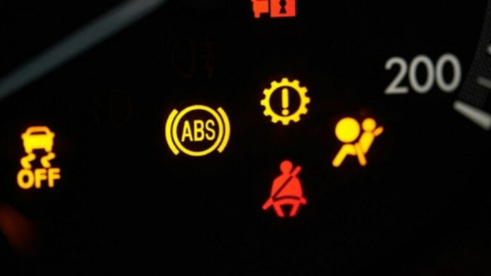 Arti Simbol di Dashboard Mobil Memberikan Informasi Adanya Masalah