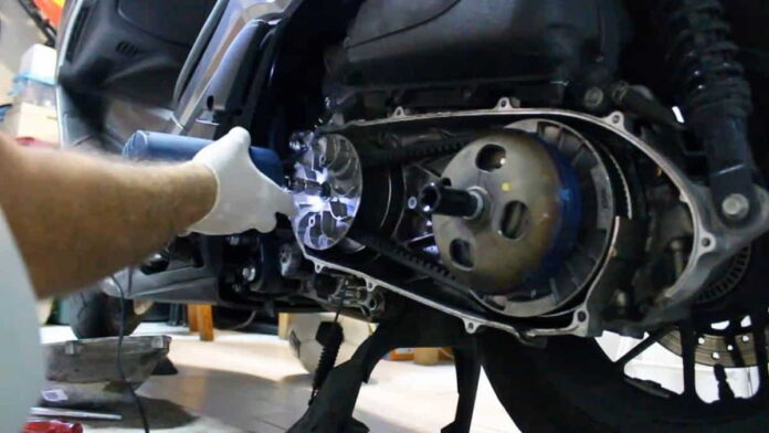 Cara Servis CVT Motor Matic dari Rumah, Para Pemula Wajib Tahu Ini!