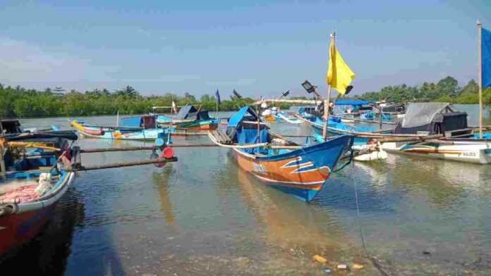 Gelombang Tinggi Nelayan