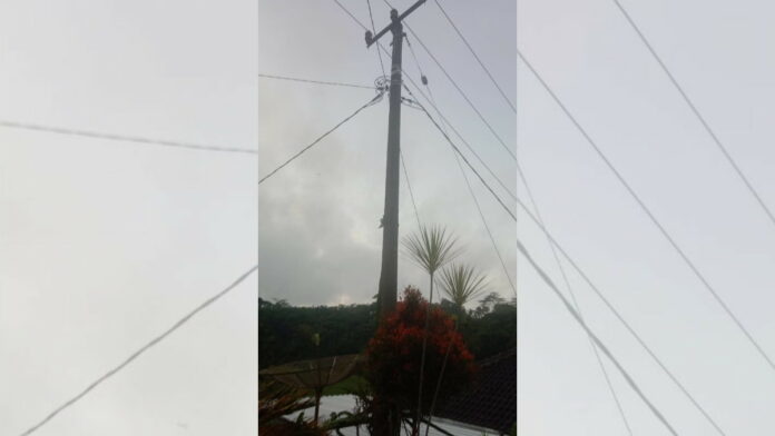 Jalan Kabupaten di Panawangan