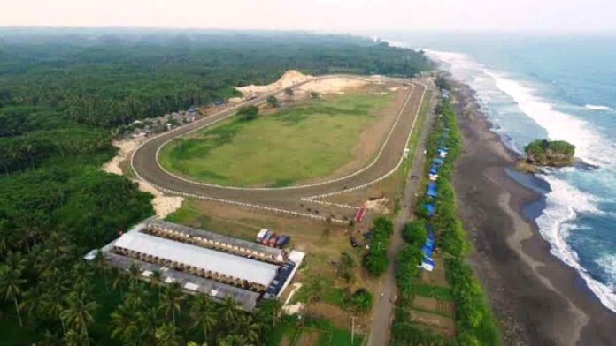 Berada Pinggir Pantai, Pacuan Kuda Legokjawa Pangandaran Terindah di Dunia