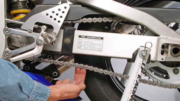Rantai Motor Tidak Lurus, Kenali Penyebab dan Cara Mengatasinya Ini!