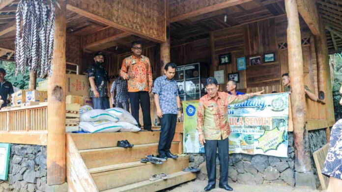 Sumbangan ASN Ciamis untuk Korban Kebakaran Kampung Kuta Diserahkan Bupati