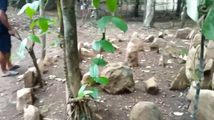 Batu Melingkar di Tasikmalaya