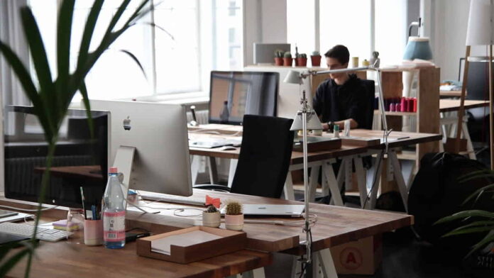 Desain Ruang Kerja Kantor yang Ergonomis, Ini Cara Penataannya!