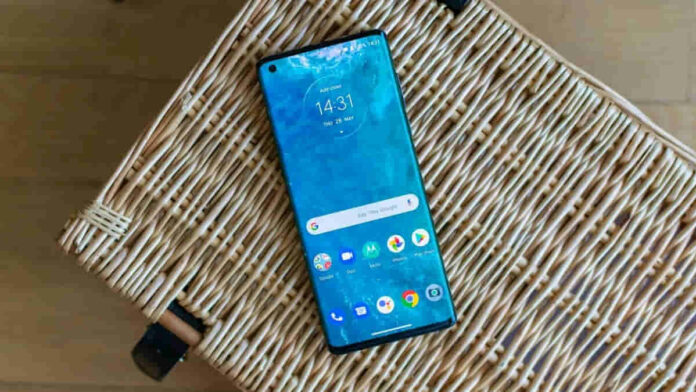 HP Motorola Edge 50 Pro 5G Bocor! Siap Usung Chip SD 8 Gen 1