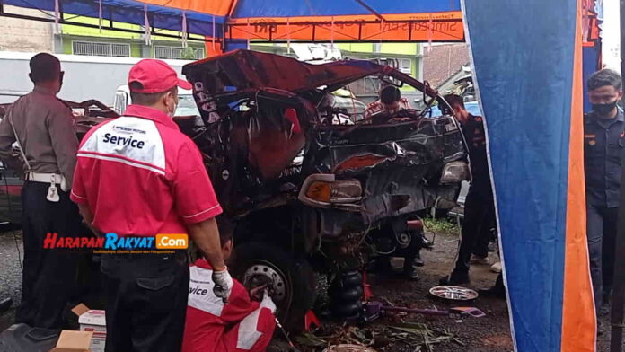 Hasil Ramcek Mobil Pikap yang Terjun ke Jurang di Ciamis