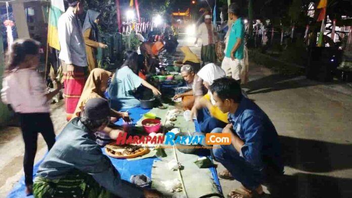 Makan Bersama di Jalan